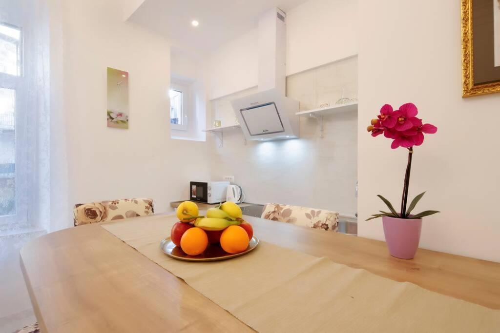 Chrystal Apps Integral Apartment Rijeka Bagian luar foto